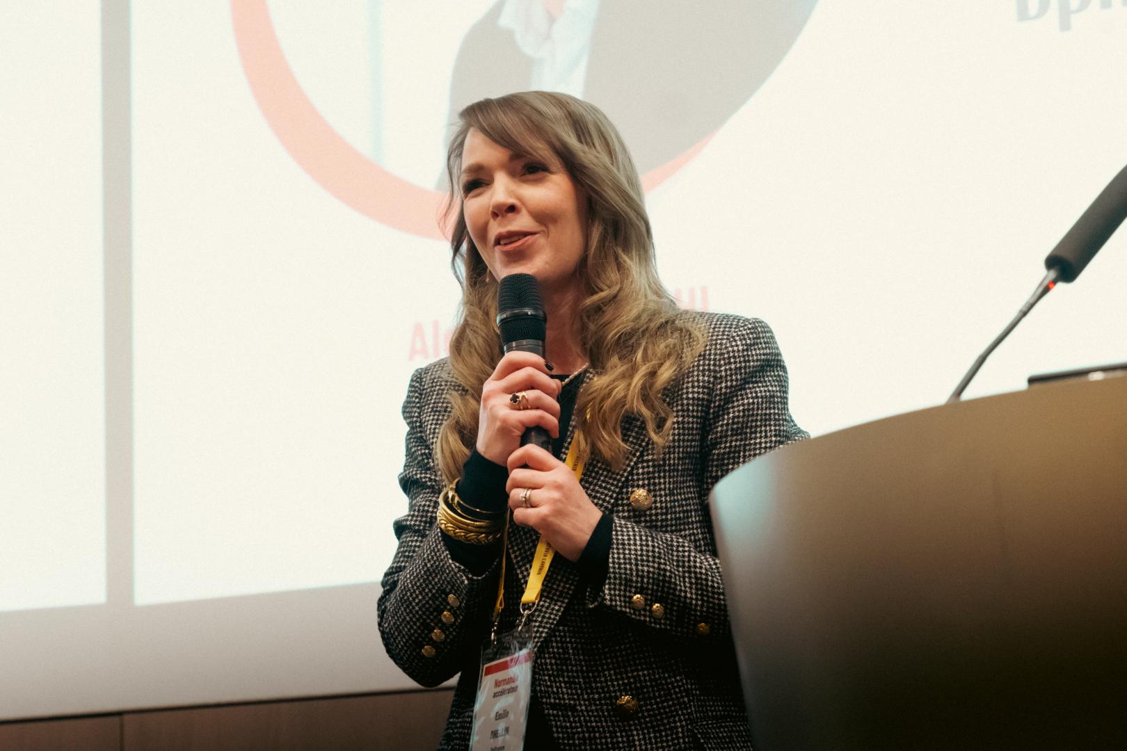 Scène professionnelle photographiée pour le projet Bpifrance
